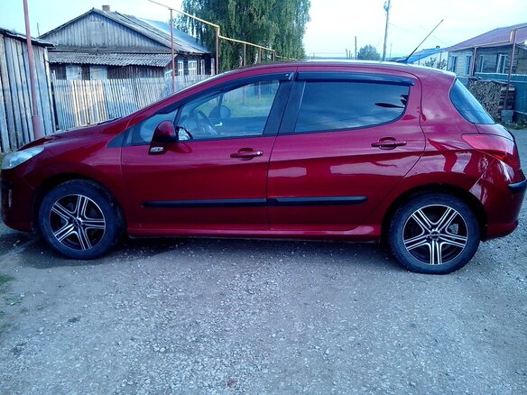 2008 Peugeot 308 I, красный, 380000 рублей - вид 2