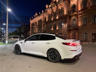 2019 Kia Optima IV Рестайлинг, белый, 2500000 рублей, вид 2