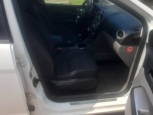 2009 Ford Focus II Рестайлинг, белый, 450000 рублей - вид 5