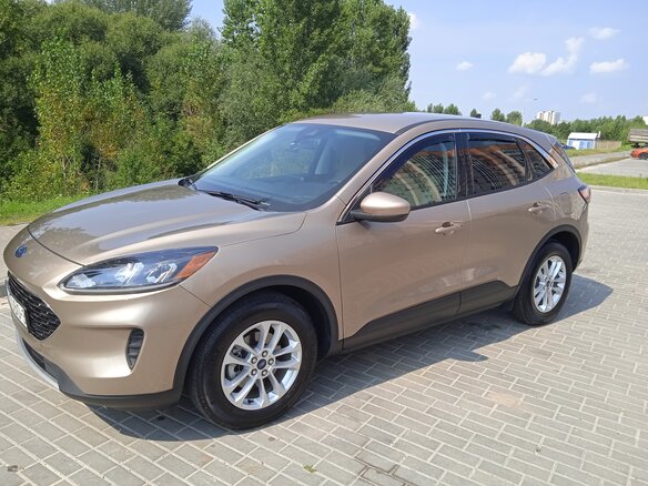 2021 Ford Escape IV, коричневый, 1368965 рублей - вид 3