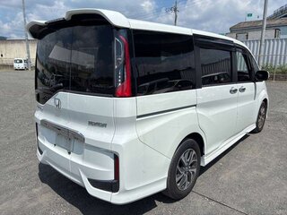 2017 Honda Stepwgn Spada V, белый, 1380000 рублей, вид 4