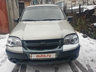 2012 Chevrolet Niva I Рестайлинг, серебристый, 480000 рублей, вид 1
