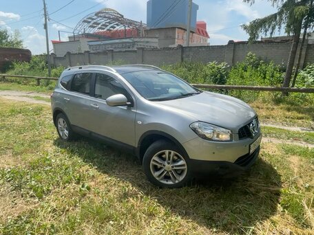 2012 Nissan Qashqai+2 I Рестайлинг, серебристый, вид 1