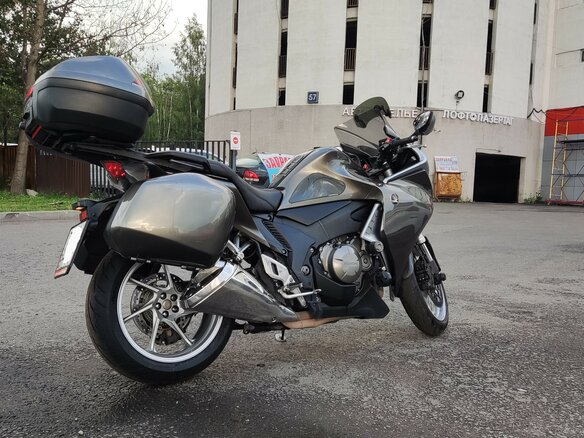 2013 Honda VFR 1200, серый, 1350000 рублей - вид 3