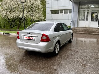 2011 Ford Focus II Рестайлинг, серебристый, 550000 рублей, вид 5