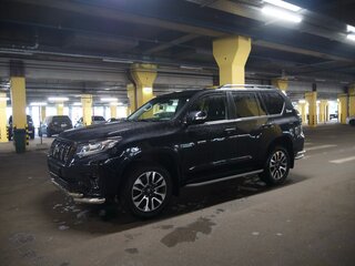 2022 Toyota Land Cruiser Prado 150 Series Рестайлинг 3, чёрный, 9800000 рублей, вид 2
