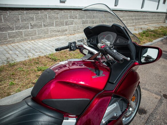 2005 Honda ST 1300, красный, 500000 рублей - вид 4