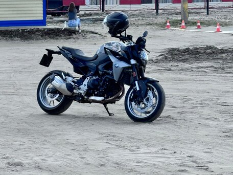 2021 BMW F 900 R, чёрный, 1549000 рублей, вид 1