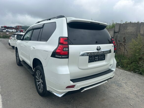 2021 Toyota Land Cruiser Prado 150 Series Рестайлинг 3, белый, 5700000 рублей - вид 10