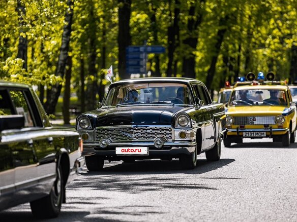 1962 ГАЗ 13 «Чайка», чёрный, 8100000 рублей