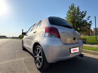 2009 Toyota Vitz II (XP90), серый, 625000 рублей, вид 5
