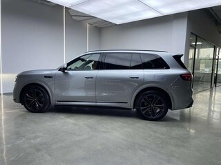 2025 Aito M8 53.4 kWh, серебристый, 7120000 рублей, вид 4