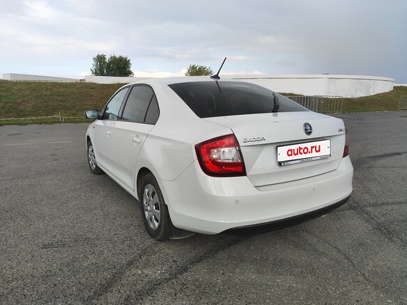 2018 Skoda Rapid I Рестайлинг, белый, 980000 рублей - вид 12