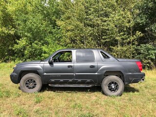2001 Chevrolet Avalanche I, чёрный, 1000000 рублей, вид 3