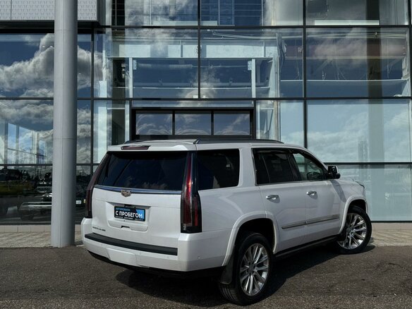 2020 Cadillac Escalade IV, белый, 3665000 рублей - вид 3