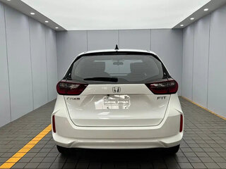 2023 Honda Fit Crosstar IV Рестайлинг, белый, 1289000 рублей, вид 5