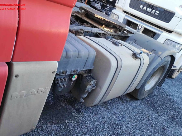2012 MAN TGX, красный, 2770000 рублей - вид 7