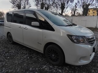 2012 Nissan Serena IV (C26), белый, 1500000 рублей, вид 3