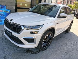 2024 Skoda Kodiaq I Рестайлинг, белый, 4300000 рублей, вид 2