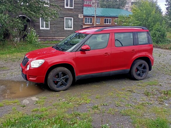 2012 Skoda Yeti I, красный, 900000 рублей - вид 3