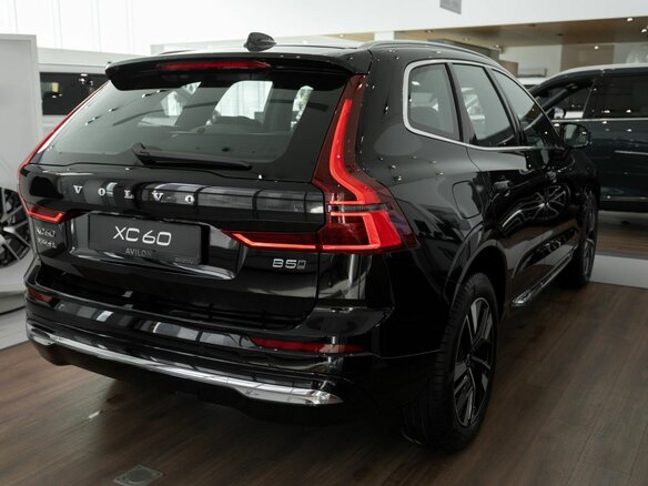 2025 Volvo XC60 II Рестайлинг 2, чёрный - вид 5