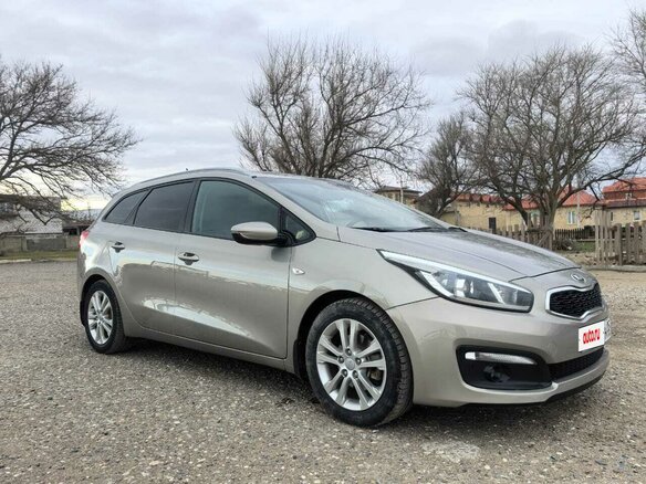 2016 Kia Ceed II Рестайлинг, серебристый