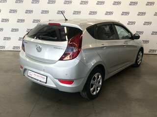 2013 Hyundai Solaris I, серебристый, 650000 рублей, вид 4