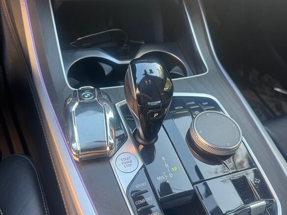 2020 BMW X7 40i I (G07), белый, 6500000 рублей - вид 7