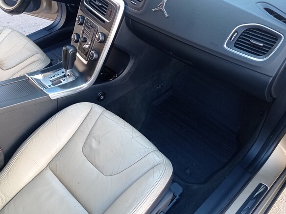2012 Volvo S60 II, жёлтый, 800000 рублей - вид 24