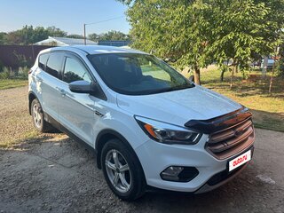 2017 Ford Kuga II Рестайлинг, белый, 1750000 рублей, вид 1