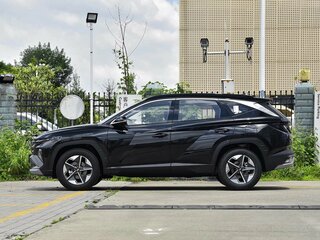 2026 Hyundai Tucson IV Рестайлинг, чёрный, 3800000 рублей, вид 2