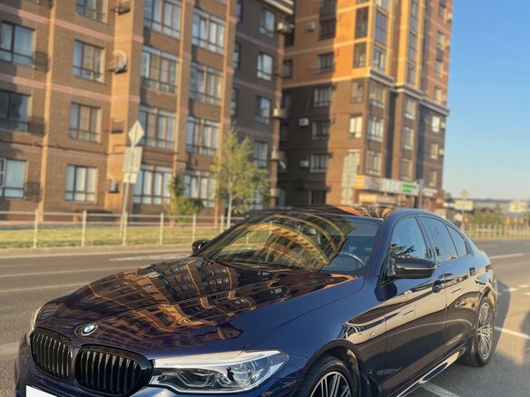 2018 BMW 5 серии 530d xDrive VII (G30/G31/G38), синий, 4000000 рублей - вид 8