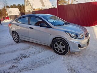 2013 Hyundai Solaris I, серебристый, 750000 рублей, вид 1