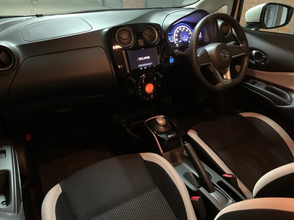 2020 Nissan Note e-Power II Рестайлинг, белый, 1380000 рублей - вид 18