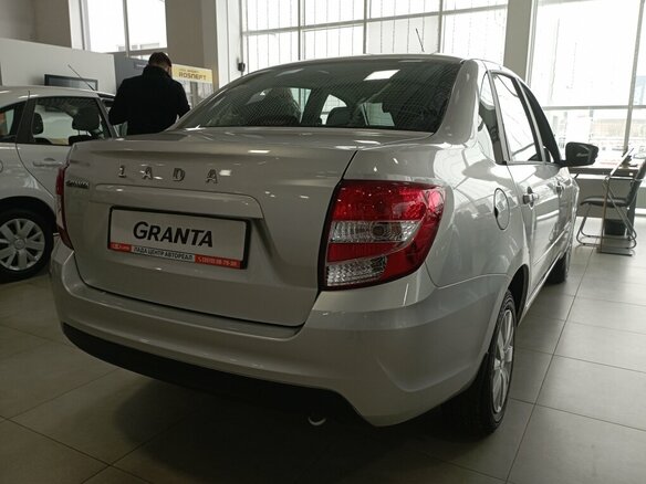 2026 Lada (ВАЗ) Granta I Рестайлинг, серебристый - вид 5