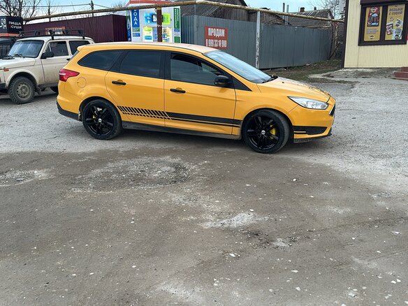 2016 Ford Focus III Рестайлинг, жёлтый, 808000 рублей - вид 2