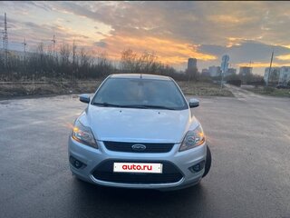 2010 Ford Focus II Рестайлинг, серебристый, 600000 рублей, вид 2