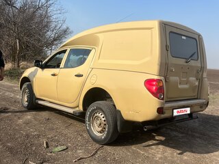 2010 Mitsubishi L200 IV, бежевый, 750000 рублей, вид 2