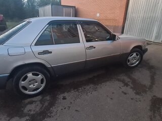 1992 Mercedes-Benz W124 200, серебристый, 430000 рублей, вид 4