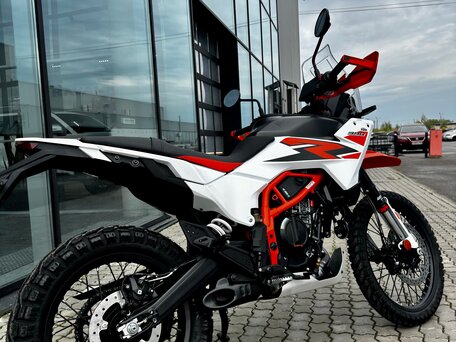 2025 KTM 390 Adventure R, белый, 889000 рублей, вид 4