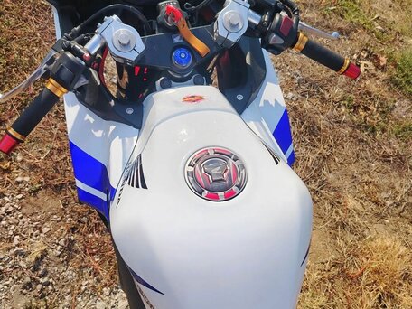 2015 Honda CBR 400R, красный, 420000 рублей, вид 3