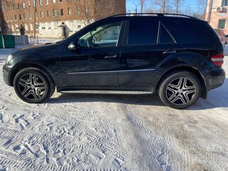2008 Mercedes-Benz M-Класс 550 II (W164), чёрный, 1260000 рублей, вид 3