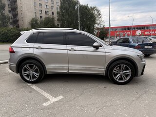 2019 Volkswagen Tiguan II, серебристый, 2350000 рублей, вид 3