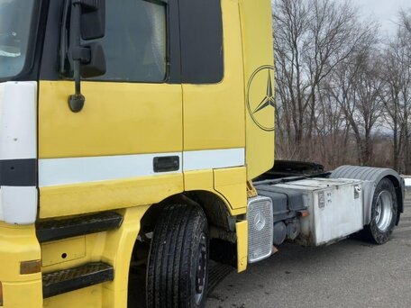 2003 Mercedes-Benz Actros, жёлтый, 2300000 рублей, вид 3