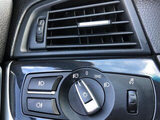 2013 BMW 5 серии 520i VI (F10/F11/F07), чёрный, 1800000 рублей, вид 4