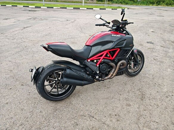 2011 Ducati Diavel, красный, 855000 рублей - вид 5