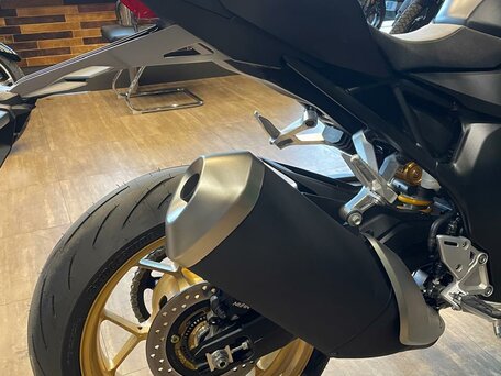 2025 Honda CB 1000 Hornet, серый, 1750000 рублей, вид 2