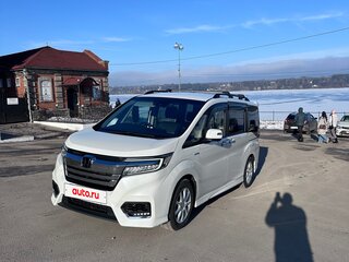2017 Honda Stepwgn Spada V Рестайлинг, белый, 2830000 рублей, вид 3