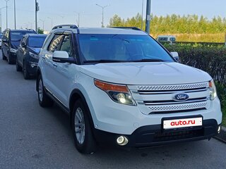 2014 Ford Explorer V, белый, 1700000 рублей, вид 3