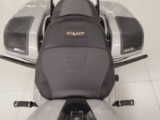 2023 Harley-Davidson CVO Street Glide, серебристый, 4200000 рублей, вид 4